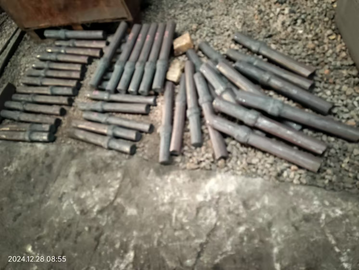 Quelle est la différence entre les processus de coulée et de forgeage des marteaux concasseurs ?